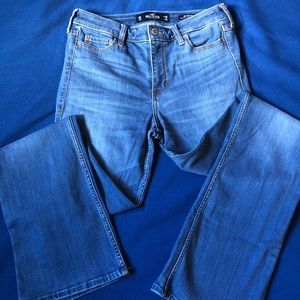Hollister Mid Rise Boot cut jeans Sz 9R